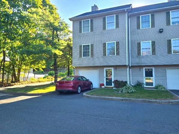 8 Mannions Lane #1, Danbury, CT 06810