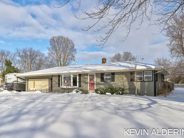 3010 104th Ave, Zeeland, MI 49464