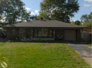 3075 Kilmer Dr, Troy, MI 48083