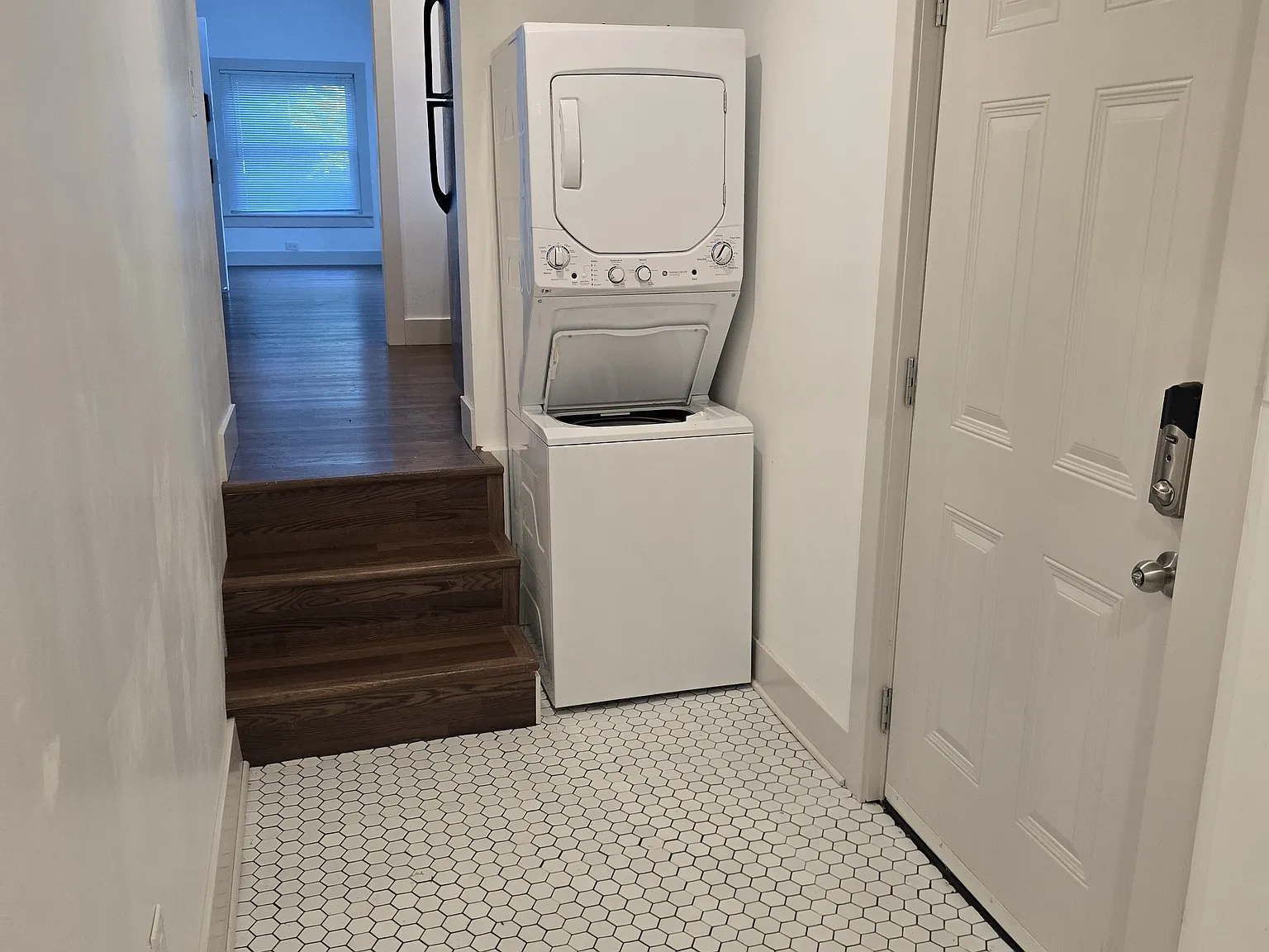 +3800 Roanoke Road Kansas City, MO 6411 — Photo 2