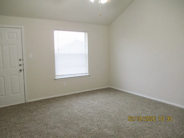 300 Robin St — Photo 10