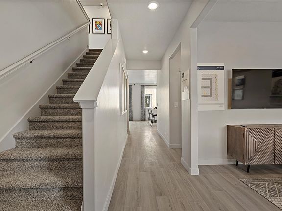 Model photography of the Moab plan, images taken at Brylee Farms.