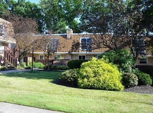 6472 State Rd APT J-15, Parma, OH 44134