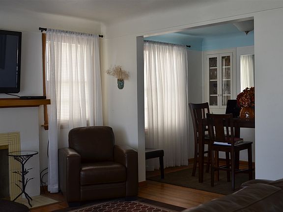 3rd image of 2331 W Lacrosse Ave