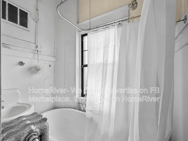 1911 N Monroe St #D — Photo 11