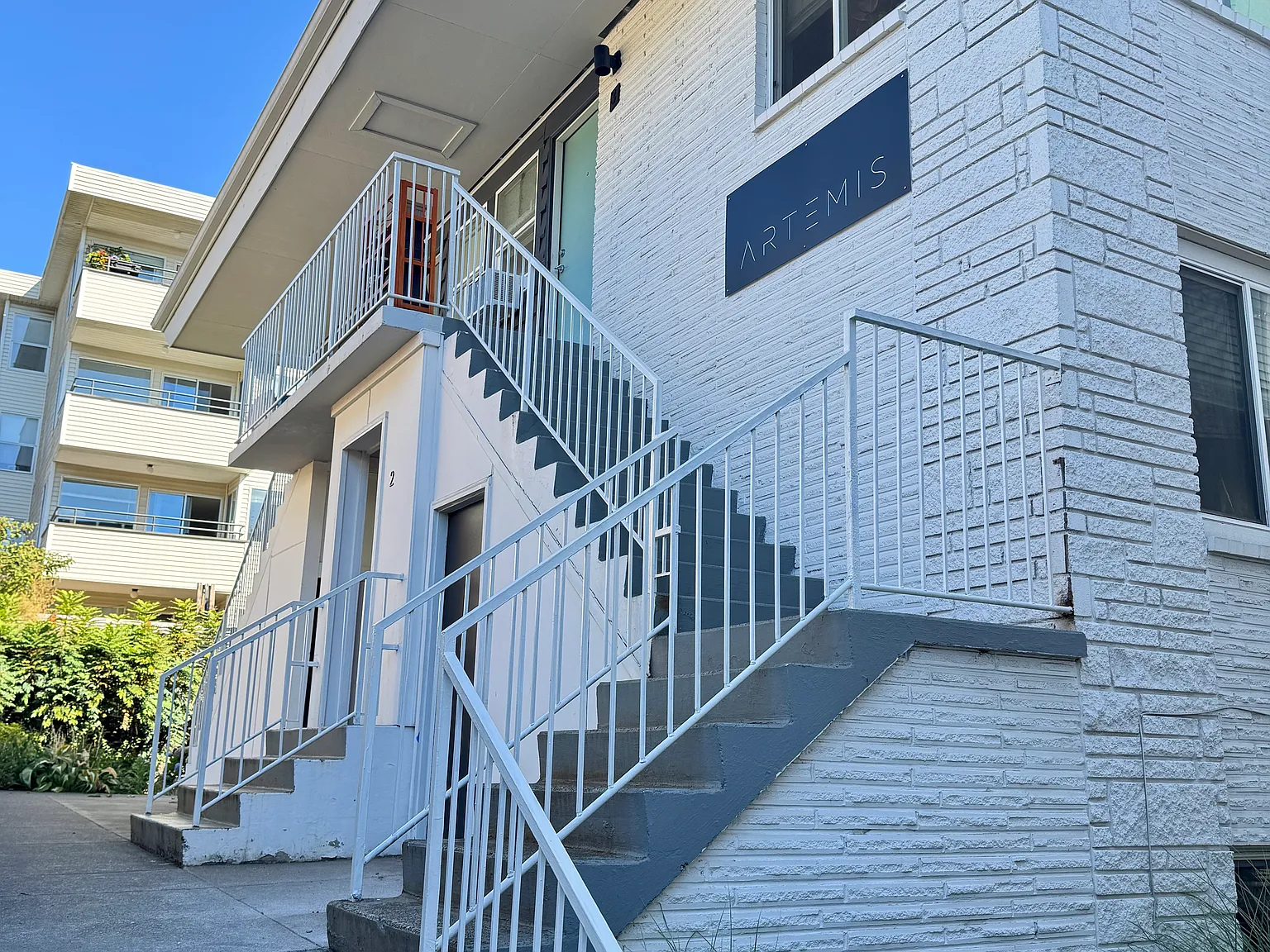 2 bed, 1.5 bath, 1000 sqft, $2,350 — Photo 4