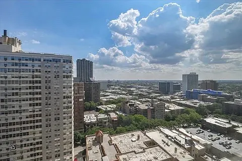 3950 N Lakeshore Dr #2124D — Photo 3