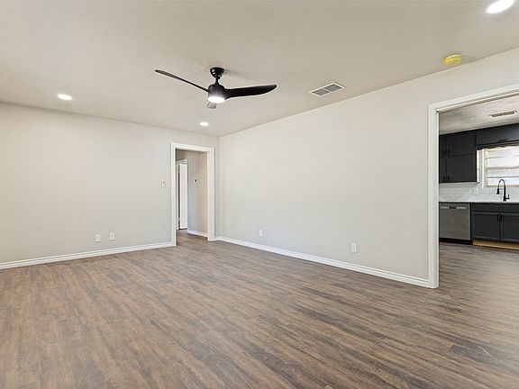 5th image of 3021 Edith Ln