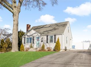 43 Normandy Dr, Cranston, RI 02920