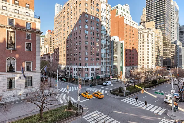 Rented by Compass | media 22