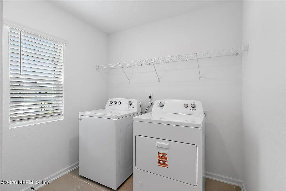 3 bed, 2.5 bath, 2022 sqft, $2,300 — Photo 3