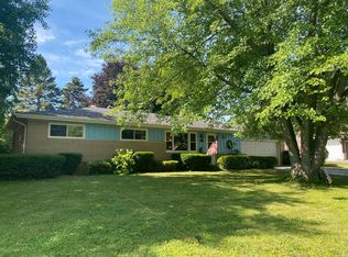 8709 Ranchwood Dr, Racine, WI 53406