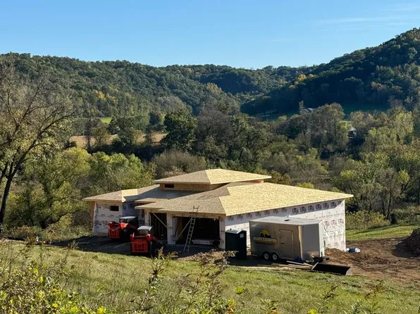 4161 N Pine Creek Rd, La Crescent, MN 55947