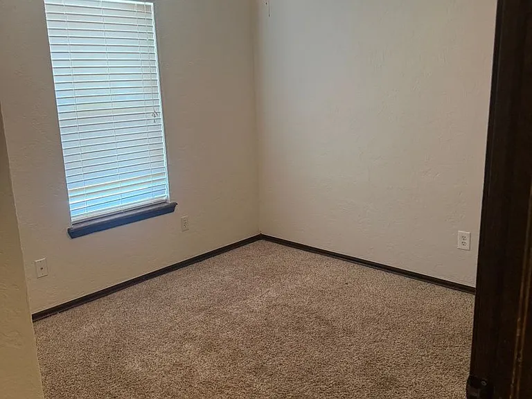 1082 Castlebury Mansion — Photo 19