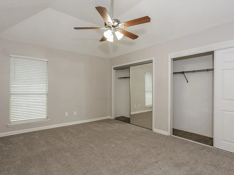 9004 Willoughby Ct — Photo 9