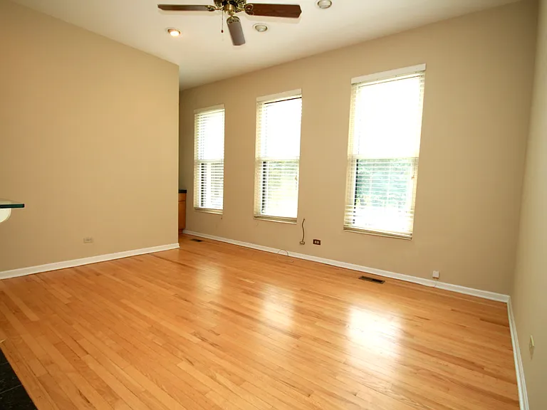 2219 N Clifton Ave #1W — Photo 5
