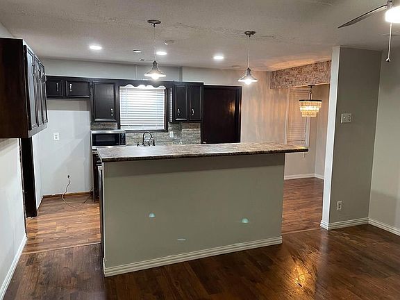 5th image of 1597 Debra Dr