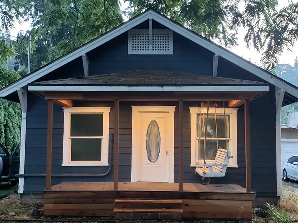 1030 S Water St, Silverton, OR 97381