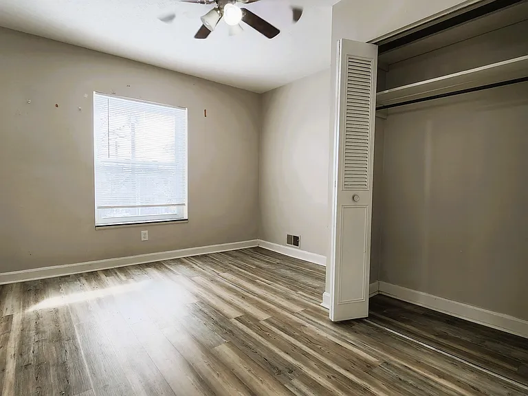 1429 Hepburn Ave #6 — Photo 12
