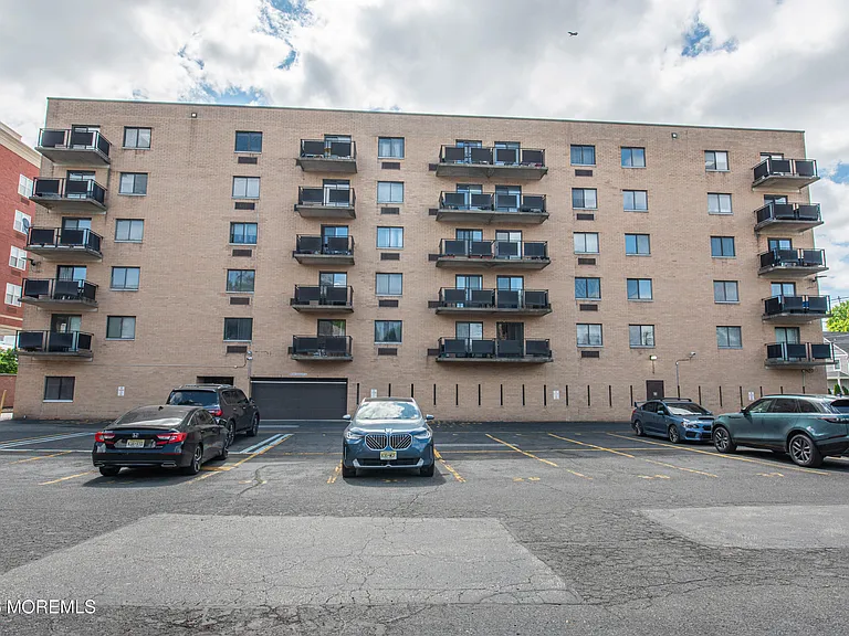 5 Linden St #3J — Photo 21