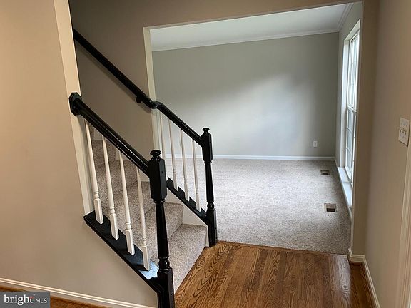 5th image of 6034 Florey Rd
