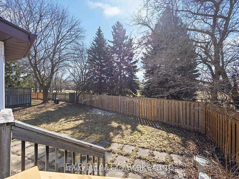 23 Ironshield Cres — Photo 14
