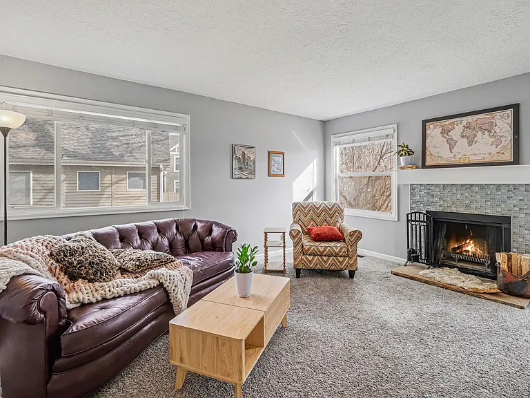328 Butch Cassidy Dr — Photo 2