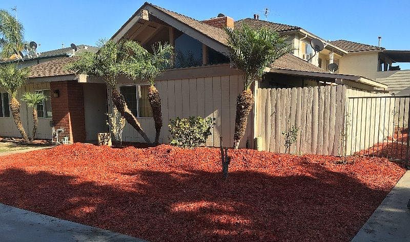 Front of 4 plex