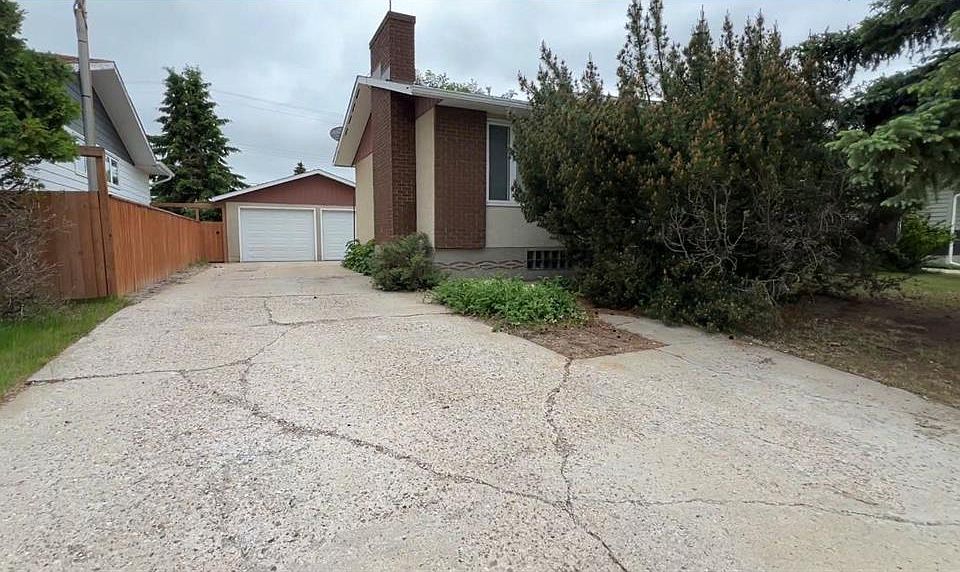 1st image of 303 S Nill Pl