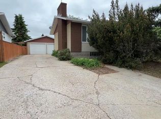 303 S Nill Pl, Hanna, AB T0J1P0