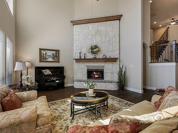 5th image of 1529 Hennessey Dr