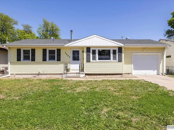 3223 S 122nd St, Omaha, NE 68144