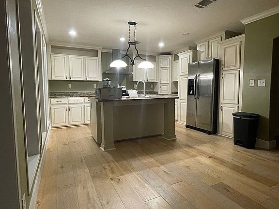 3rd image of 153 Watermill Rd