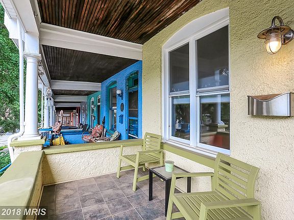 Exterior (Front Porch)