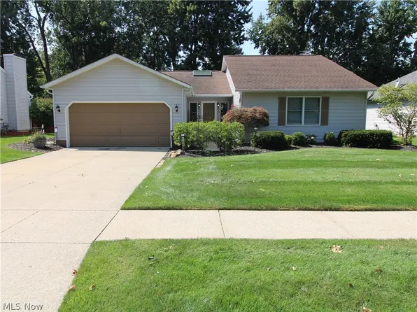 138 Loyola Dr, Elyria, OH 44035