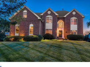 9 Heather Ln, Moorestown, NJ 08057