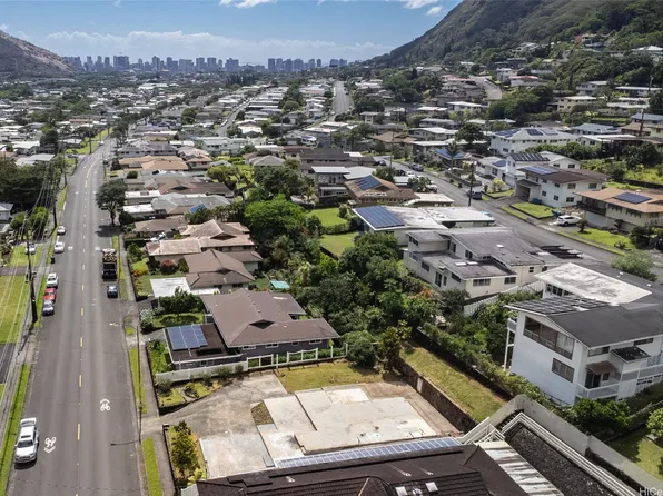 3566 Manoa Rd, Honolulu, HI 96822