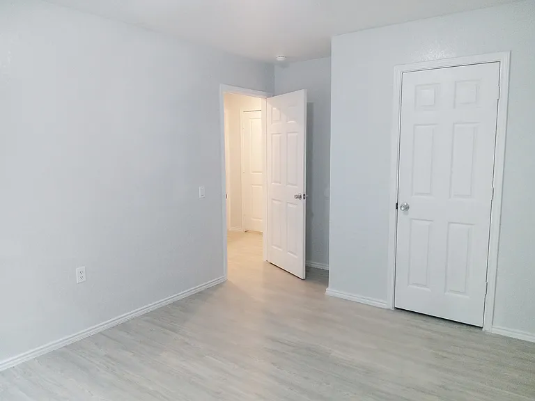 1002 Cook Bnd — Photo 16