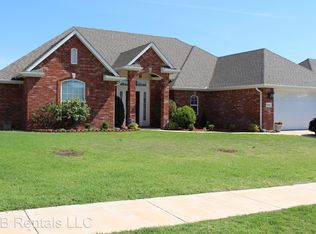 5305 SW Ashbrook Ave, Lawton, OK 73505