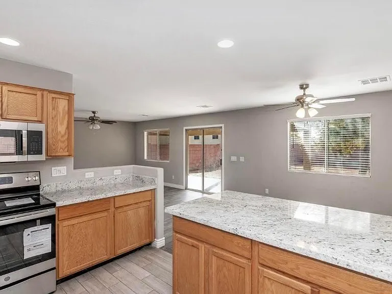 23949 W Hadley St — Photo 7