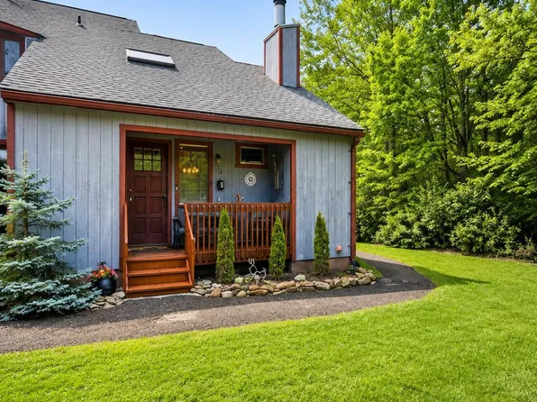 16 Ski Side Dr, Tannersville, PA 18372