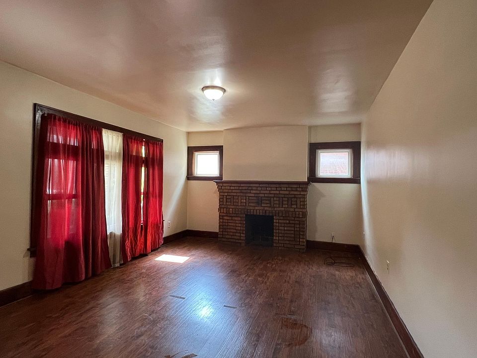 1st image of 2602 Jackson Ave APT 1