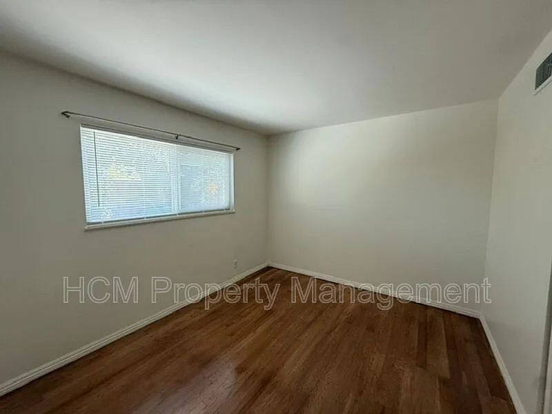 3 bed, 2.0 bath, 1314 sqft, $4,500 — Photo 4
