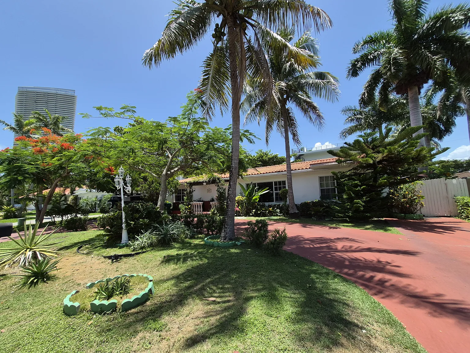 1 bed, $1,680 — Photo 1