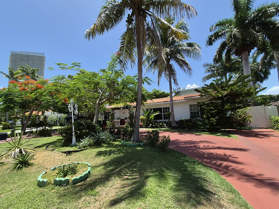 190 Street And Collins Ave