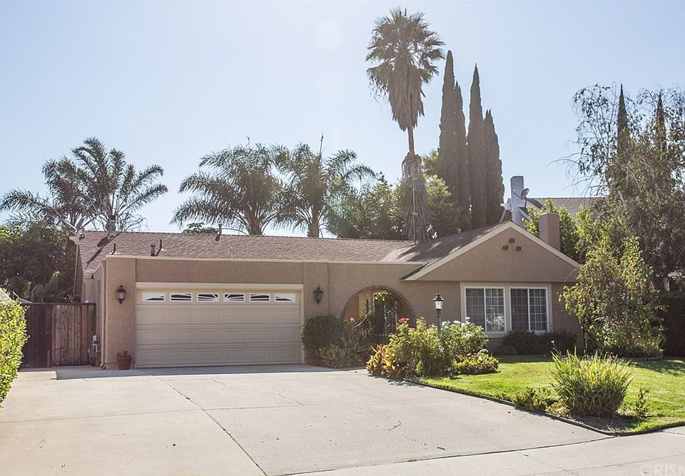 1st image of 2773 N Carlmont Pl
