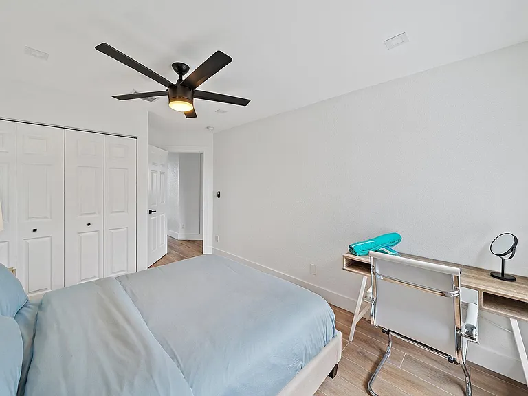 1878 Lynton Cir — Photo 32
