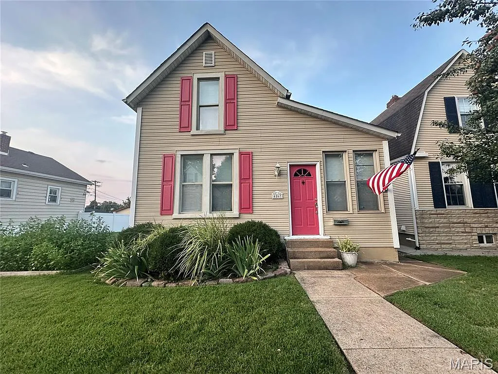 2 bed, 1.0 bath, 1152 sqft, $1,500 — Photo 1
