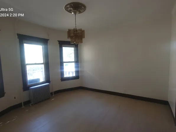 3524 15th Avenue image 1 of 7