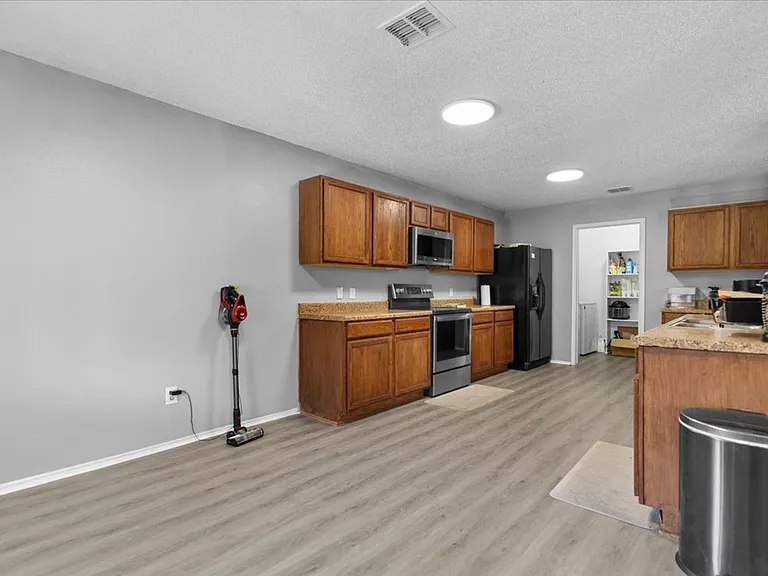 5401 Pandale Valley Dr — Photo 18